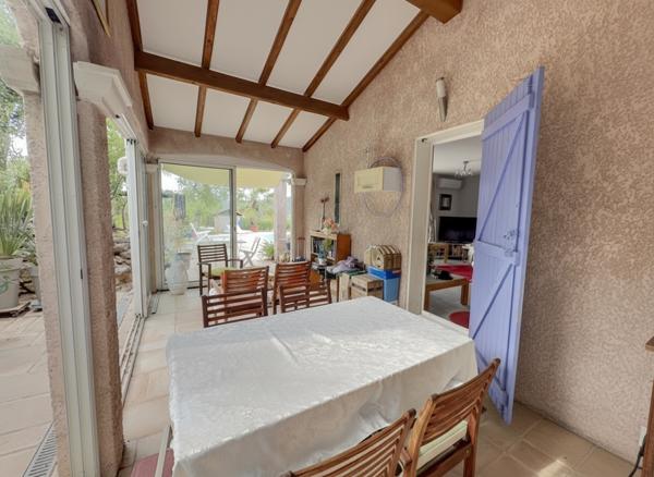 Vidauban (83550) Villa de plain-pied avec studio indépendant, piscine et vue panoramique