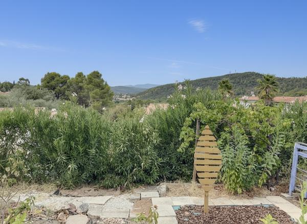 Vidauban (83550) Villa de plain-pied avec studio indépendant, piscine et vue panoramique