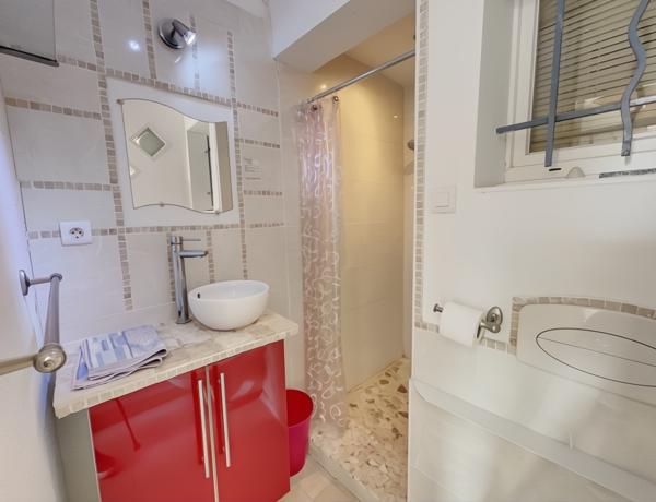 Vidauban (83550) Villa de plain-pied avec studio indépendant, piscine et vue panoramique