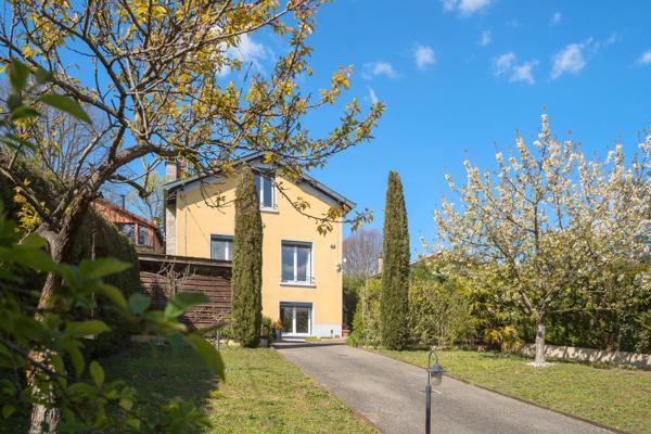 Caluire-et-Cuire – Crépieux - Maison familiale - Terrain de 958 m² - 3 Chambres (4 chambres possible)
