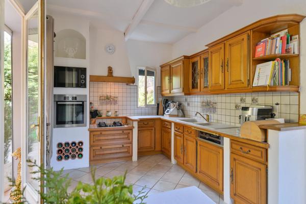 Caluire-et-Cuire – Crépieux - Maison familiale - Terrain de 958 m² - 3 Chambres (4 chambres possible)