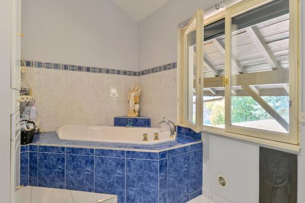 Caluire-et-Cuire – Crépieux - Maison familiale - Terrain de 958 m² - 3 Chambres (4 chambres possible)