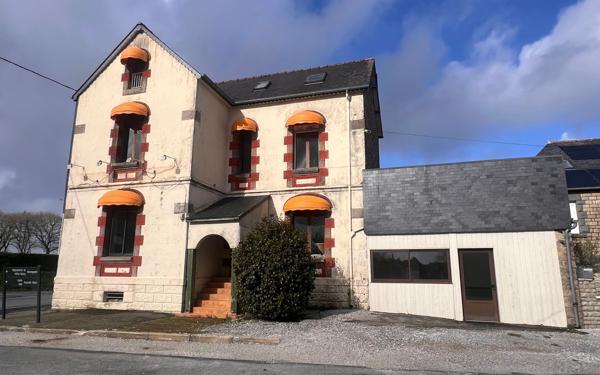 Maison à vendre    7 pièces • 267 m2 Rostrenen