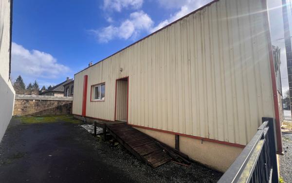 Maison à vendre    7 pièces • 267 m2 Rostrenen