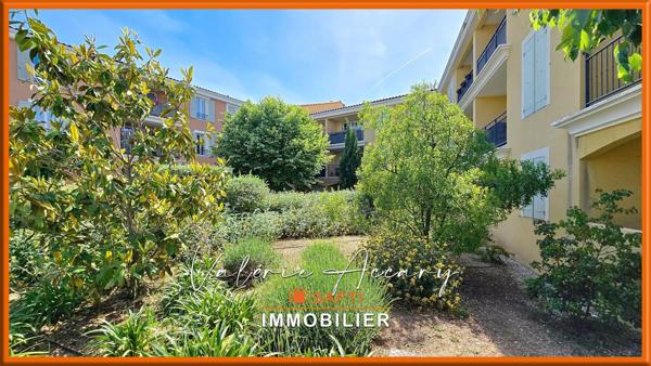 Brignoles : Appartement T2 de 37 m² dans résidence sécurisée récente avec place de stationnement et garage fermé de 13 m².