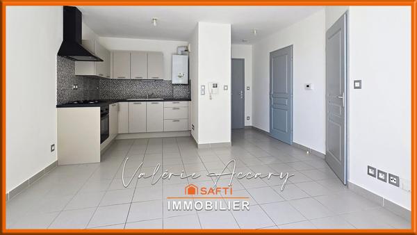 Brignoles : Appartement T2 de 37 m² dans résidence sécurisée récente avec place de stationnement et garage fermé de 13 m².
