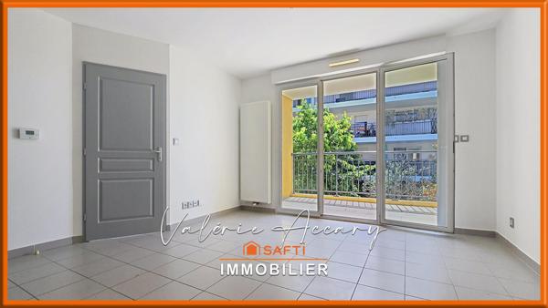 Brignoles : Appartement T2 de 37 m² dans résidence sécurisée récente avec place de stationnement et garage fermé de 13 m².