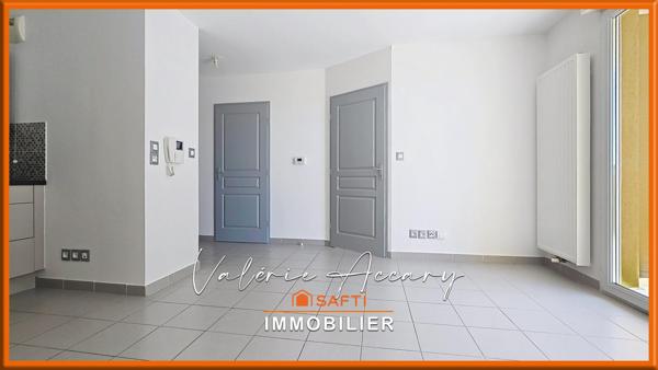 Brignoles : Appartement T2 de 37 m² dans résidence sécurisée récente avec place de stationnement et garage fermé de 13 m².