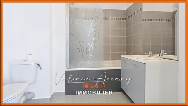 Brignoles : Appartement T2 de 37 m² dans résidence sécurisée récente avec place de stationnement et garage fermé de 13 m².