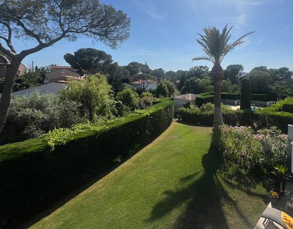TRES BEL APPARTEMENT PROCHE SANTA LUCCIA A PIED