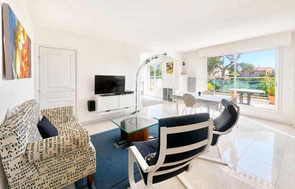 TRES BEL APPARTEMENT PROCHE SANTA LUCCIA A PIED
