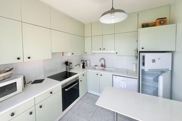 TRES BEL APPARTEMENT PROCHE SANTA LUCCIA A PIED