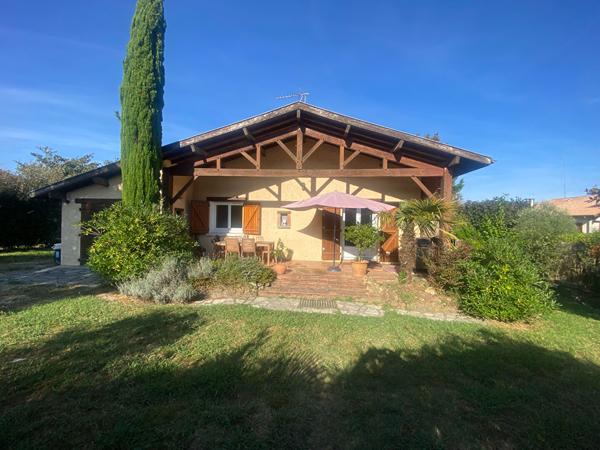 Maison rénovée de type 3 avec jardin à Tosse ? à 10 km des plages