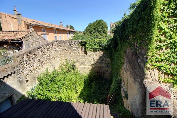 Maison de ville avec local commercial de 160 m²