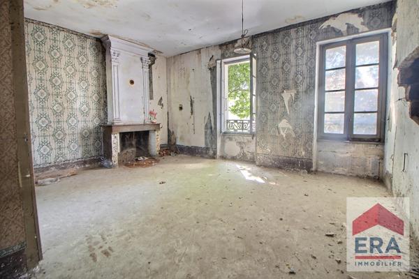 Maison de ville avec local commercial de 160 m²