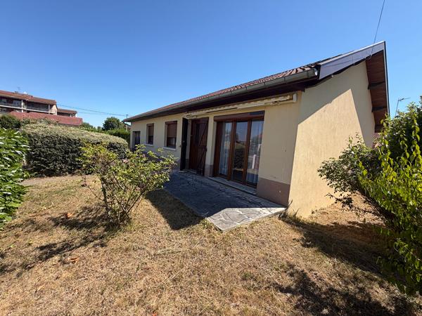 Maison plain pied PERONNAS sur 644 m² de terrain