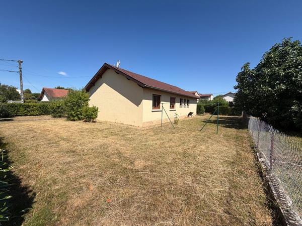 Maison plain pied PERONNAS sur 644 m² de terrain