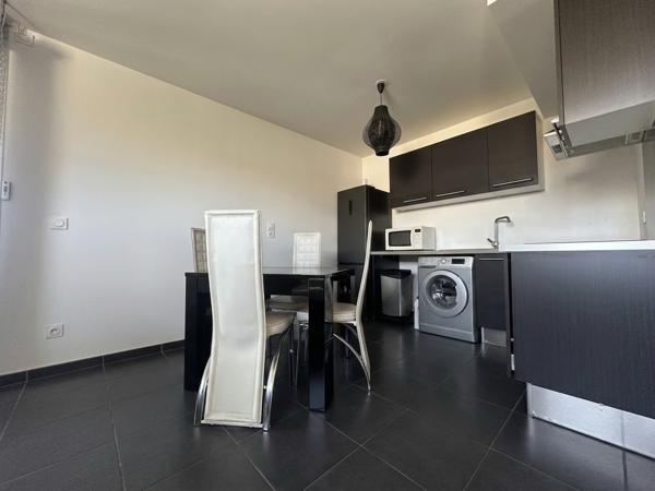 Apparement 2 pièces avec terrasse - Echirolles - rue Géo Charles - 65 m²