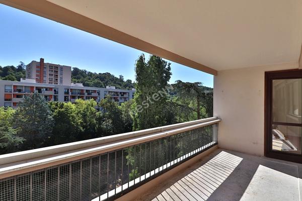 Appartement T5 - Lumineux et bien agencé - Francheville Le Bas - proche commodités