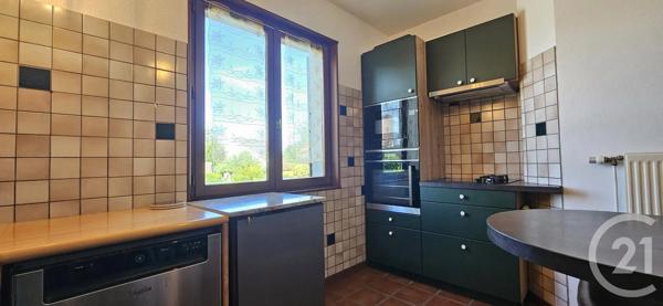 Maison à vendre  7 pièces - 168 m 2   PREMILHAT  - 03