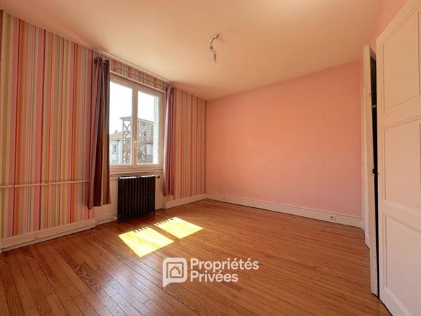 Maison T7 ( 5 ch ) 162 m2 avec garage, terrasse et cave