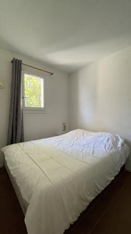 La Croix-Valmer (83420) La Croix Valmer, T2 avec place de parking.