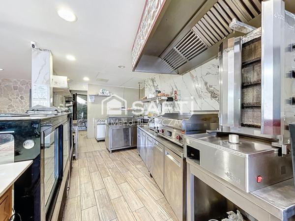 Snack premium à Mandelieu : visibilité + terrasse