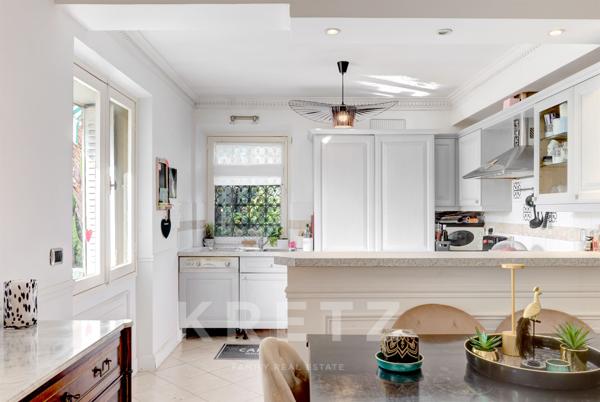 Appartement 3 pièces avec aperçu mer, boulevard de la croisette, Cannes