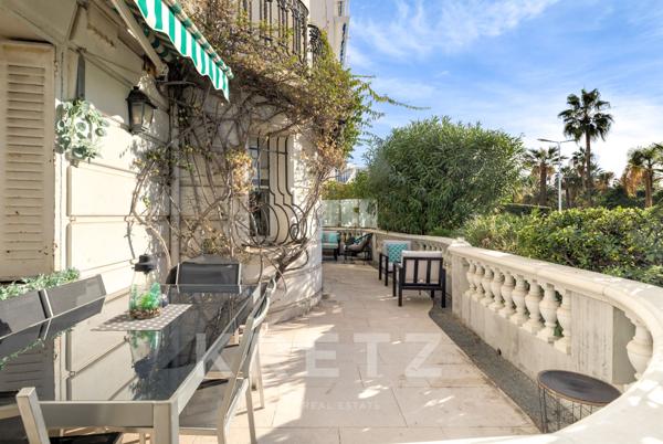 Appartement 3 pièces avec aperçu mer, boulevard de la croisette, Cannes