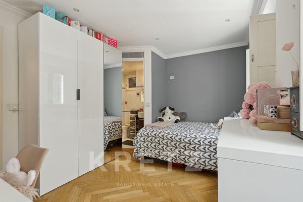 Appartement 3 pièces avec aperçu mer, boulevard de la croisette, Cannes