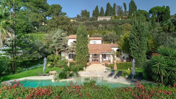 Villa notre dame de vie vue mer et village