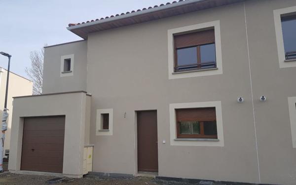 Maison à louer    5 pièces •  Saint-Sauveur