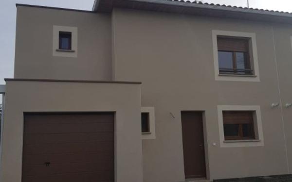 Maison à louer    5 pièces •  Saint-Sauveur