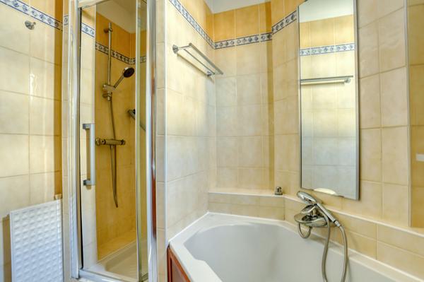 Appartement 3p - deux balcons - place de parking