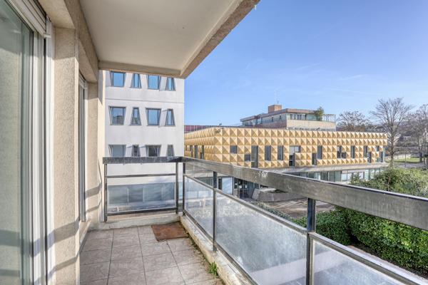 Appartement 3p - deux balcons - place de parking