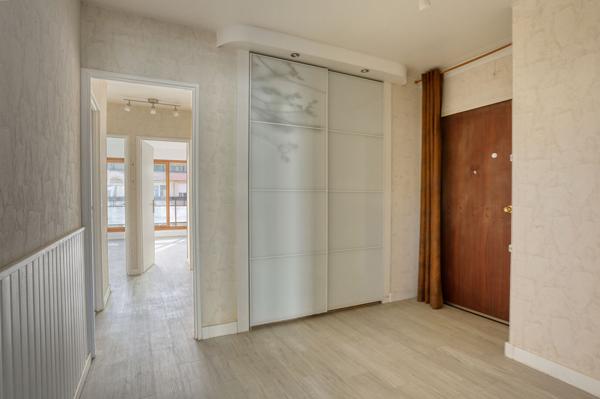 Appartement 3p - deux balcons - place de parking