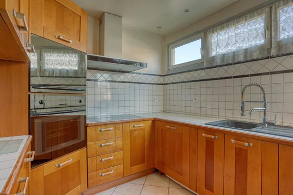 Appartement 3p - deux balcons - place de parking