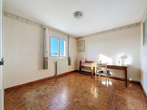 Maison 4 pièces 3 chambres Portes Les Valence.