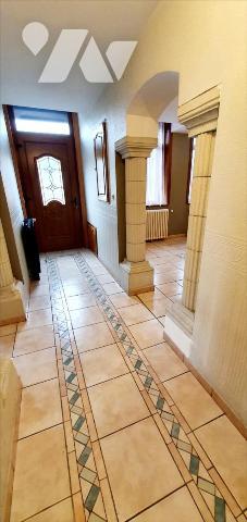 DOUCHY LES MINES Maison et entrepôt