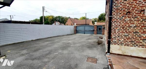 DOUCHY LES MINES Maison et entrepôt