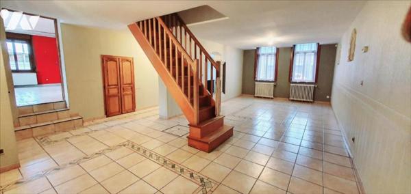 DOUCHY LES MINES Maison et entrepôt