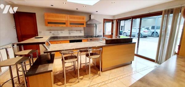 DOUCHY LES MINES Maison et entrepôt