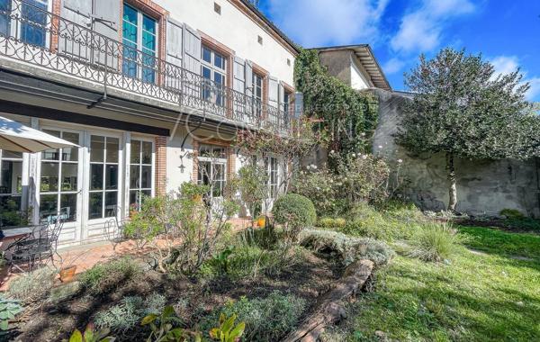VENTE MONTAUBAN CENTRE MAISON DE VILLE 9 PIÈCES JARDIN