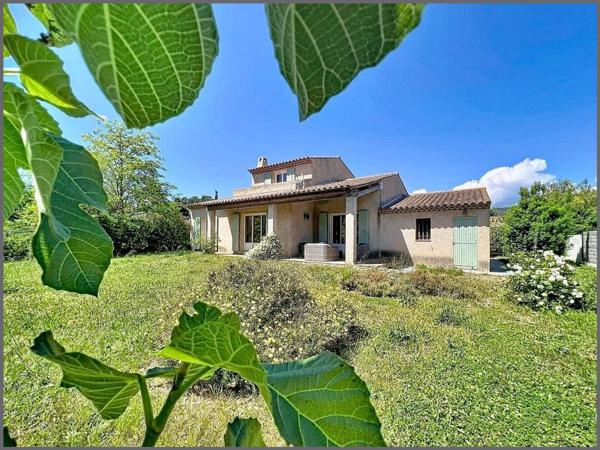 HAVRE DE PAIX VILLA PRINCIPALEMENT DE PLAIN PIED ÉDIFIÉE SUR UNE PARCELLE DE 1280 M², OÙ AUTHENTICITÉ ET DOUCEUR DE VIVRE MÉDITERRANÉENNE SE RENCONTRENT
