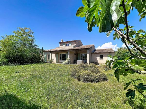 HAVRE DE PAIX VILLA PRINCIPALEMENT DE PLAIN PIED ÉDIFIÉE SUR UNE PARCELLE DE 1280 M², OÙ AUTHENTICITÉ ET DOUCEUR DE VIVRE MÉDITERRANÉENNE SE RENCONTRENT