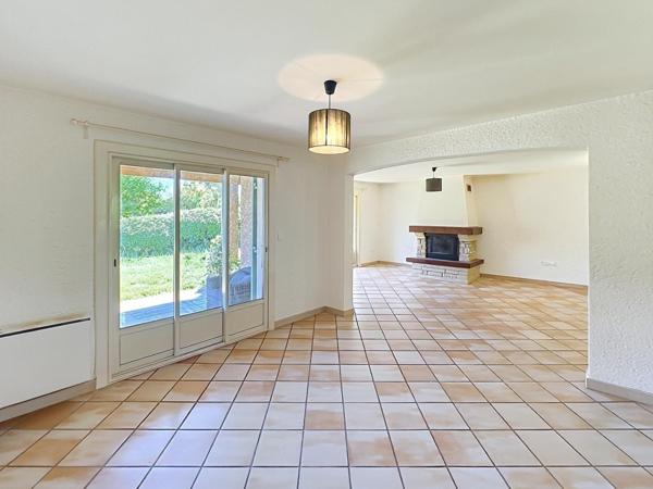 HAVRE DE PAIX VILLA PRINCIPALEMENT DE PLAIN PIED ÉDIFIÉE SUR UNE PARCELLE DE 1280 M², OÙ AUTHENTICITÉ ET DOUCEUR DE VIVRE MÉDITERRANÉENNE SE RENCONTRENT