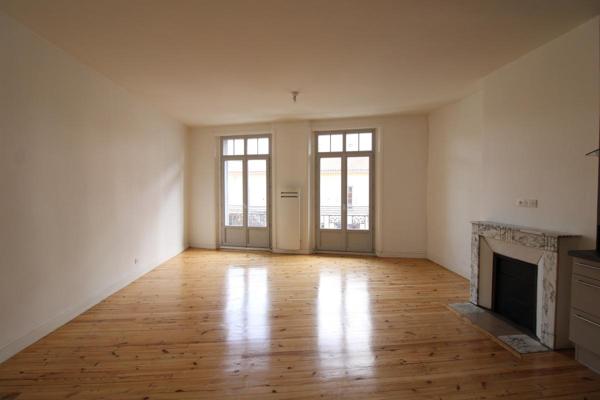 45 BOULEVARD MARECHAL FAYOLLE - F2 2EME ETAGE