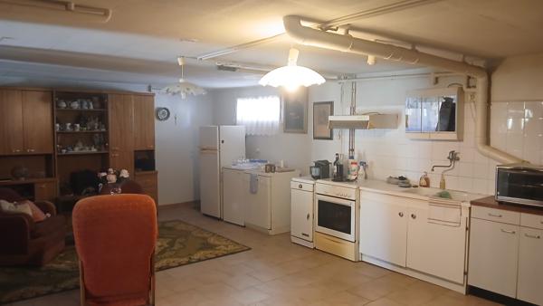 Maison sur sous‑sol avec jardin arboré – Verteillac