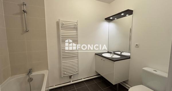Location Appartement 4 pièces 77.7 m² - Reims 51100