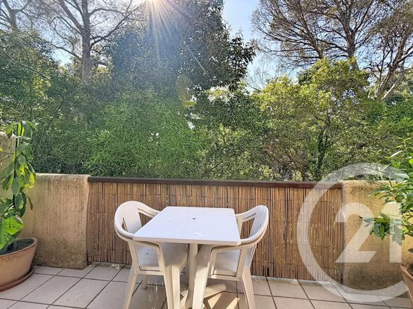 Appartement T2 à vendre  2 pièces - 54 m 2   ST RAPHAEL  - 83
